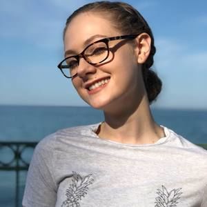 Meet your Posher, Holly